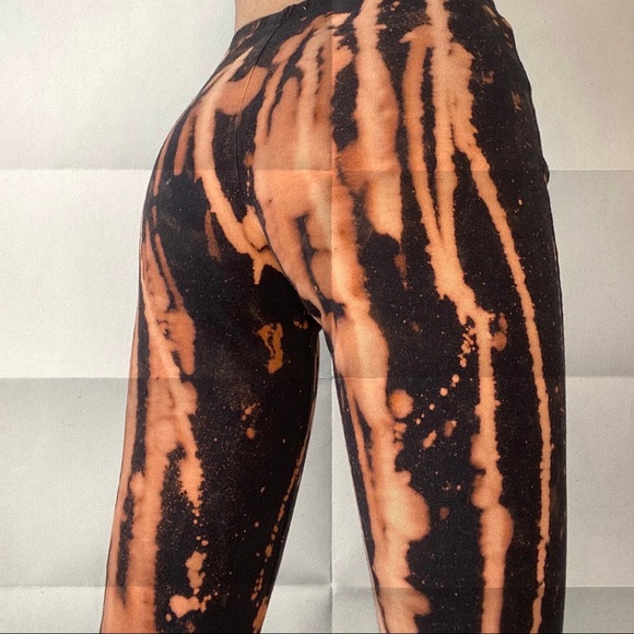 Bleached Capri Leggings - Picture 2 of 6